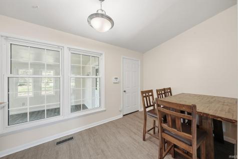 214 W Crown Lane Fort Wayne IN 46807
