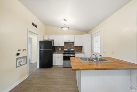 214 W Crown Lane Fort Wayne IN 46807