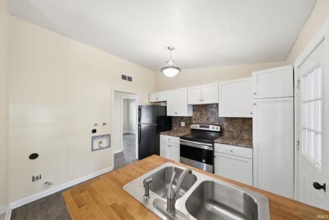 214 W Crown Lane Fort Wayne IN 46807