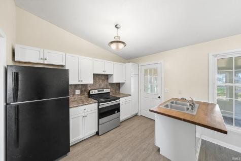 214 W Crown Lane Fort Wayne IN 46807