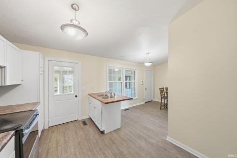 214 W Crown Lane Fort Wayne IN 46807