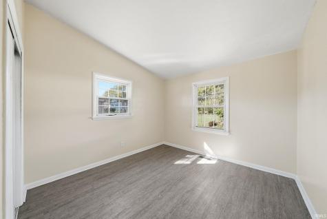 214 W Crown Lane Fort Wayne IN 46807