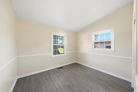 214 W Crown Lane Fort Wayne IN 46807