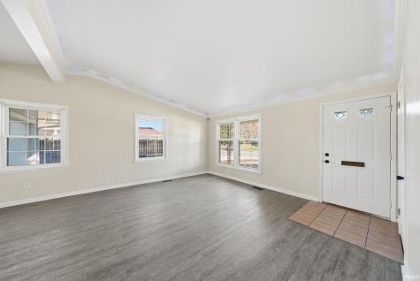 214 W Crown Lane Fort Wayne IN 46807