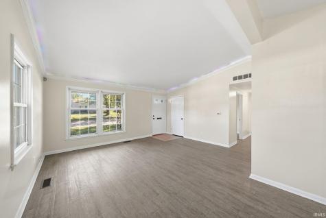 214 W Crown Lane Fort Wayne IN 46807
