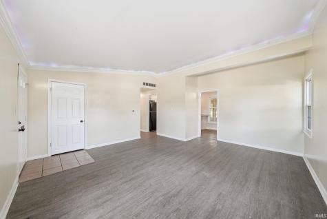 214 W Crown Lane Fort Wayne IN 46807