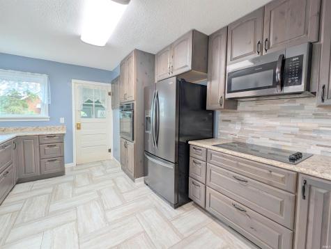 1105 W Lancaster Street Bluffton IN 46714