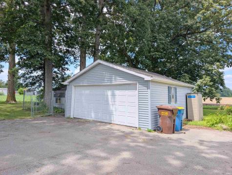 1105 W Lancaster Street Bluffton IN 46714
