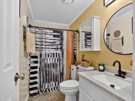 6521 Pine Meadows Lane Fort Wayne IN 46835