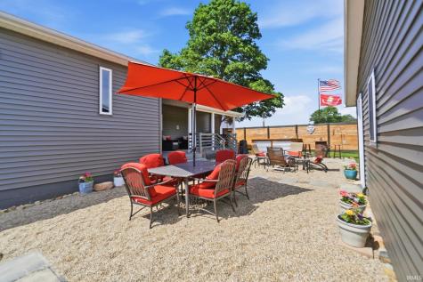 6033 N 200 E Road Huntington IN 46750