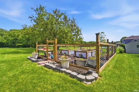 6033 N 200 E Road Huntington IN 46750