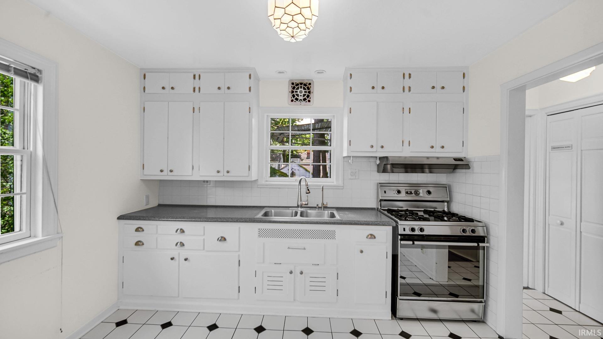 917 W Lawrence Street Mishawaka IN 46545