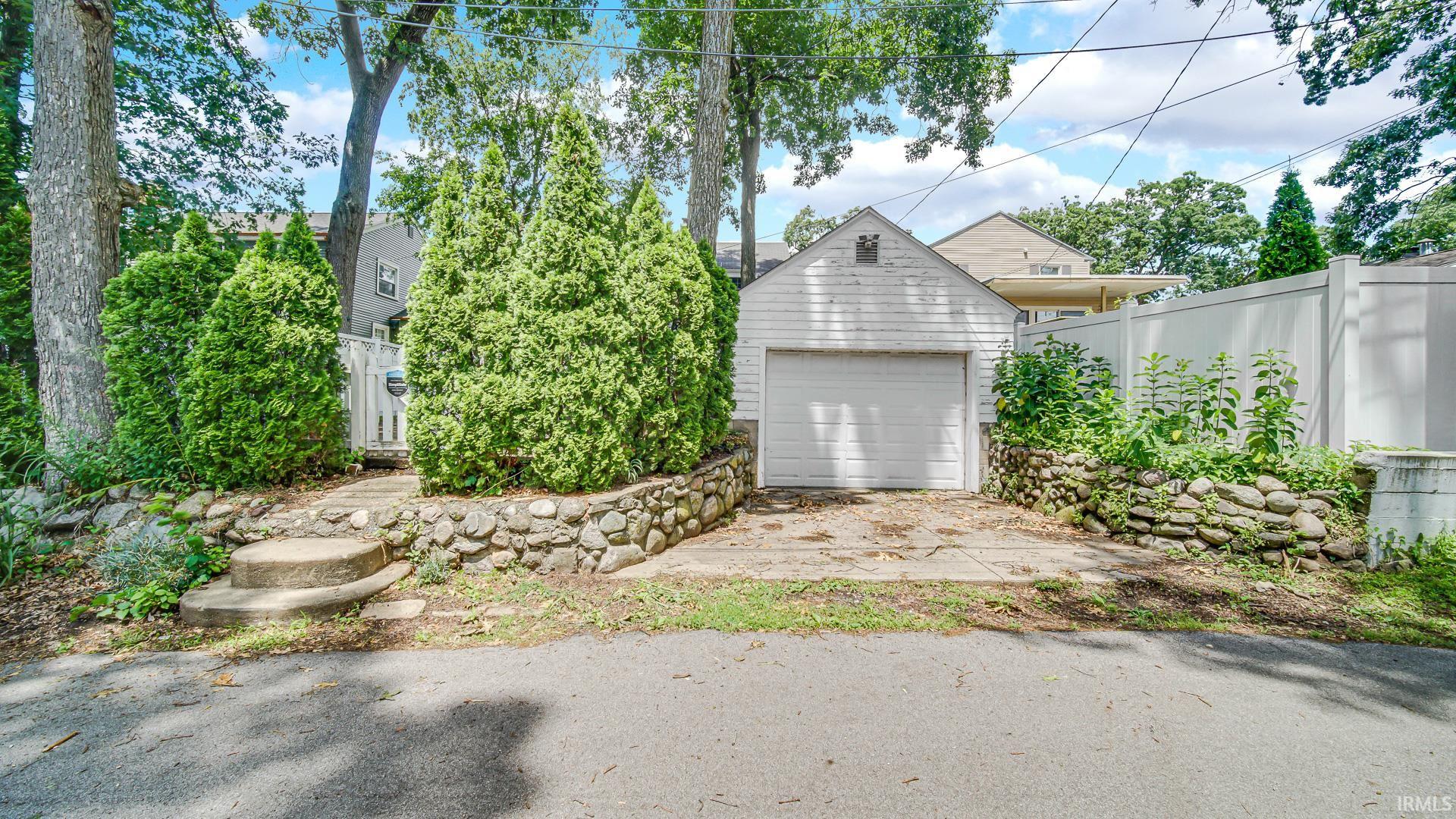 917 W Lawrence Street Mishawaka IN 46545