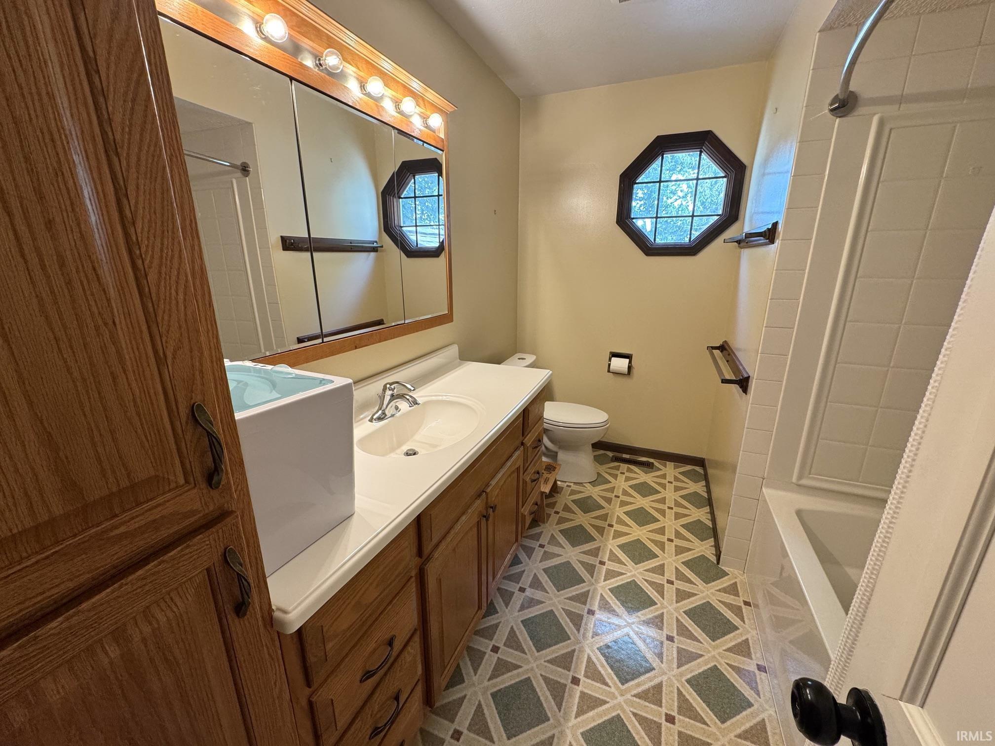 1834 Forest Edge Drive Mishawaka IN 46544