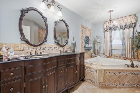 92 W Golfbrook Drive Portland IN 47371