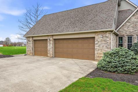 92 W Golfbrook Drive Portland IN 47371