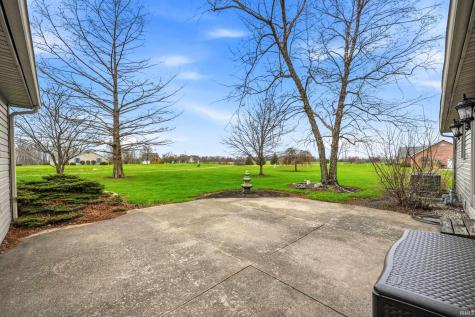 92 W Golfbrook Drive Portland IN 47371