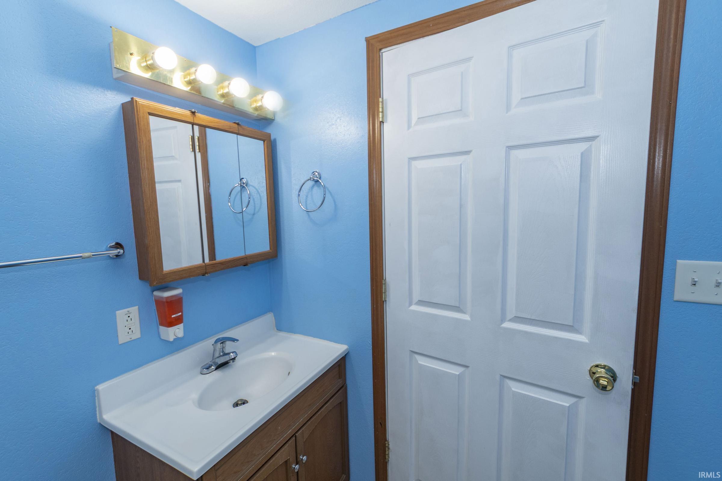 2611 Wynnewood Ct Court Goshen IN 46526