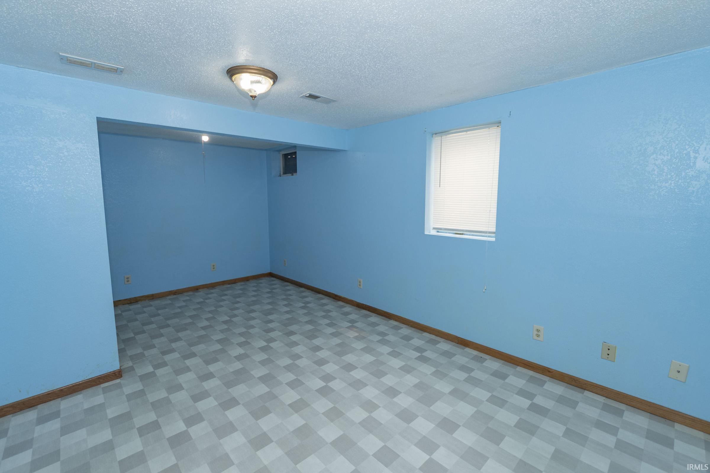 2611 Wynnewood Ct Court Goshen IN 46526