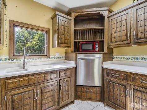 1609 S 525 E Marion IN 46953