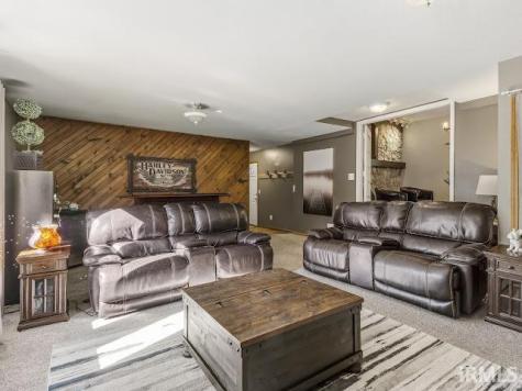 1609 S 525 E Marion IN 46953