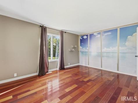 1609 S 525 E Marion IN 46953