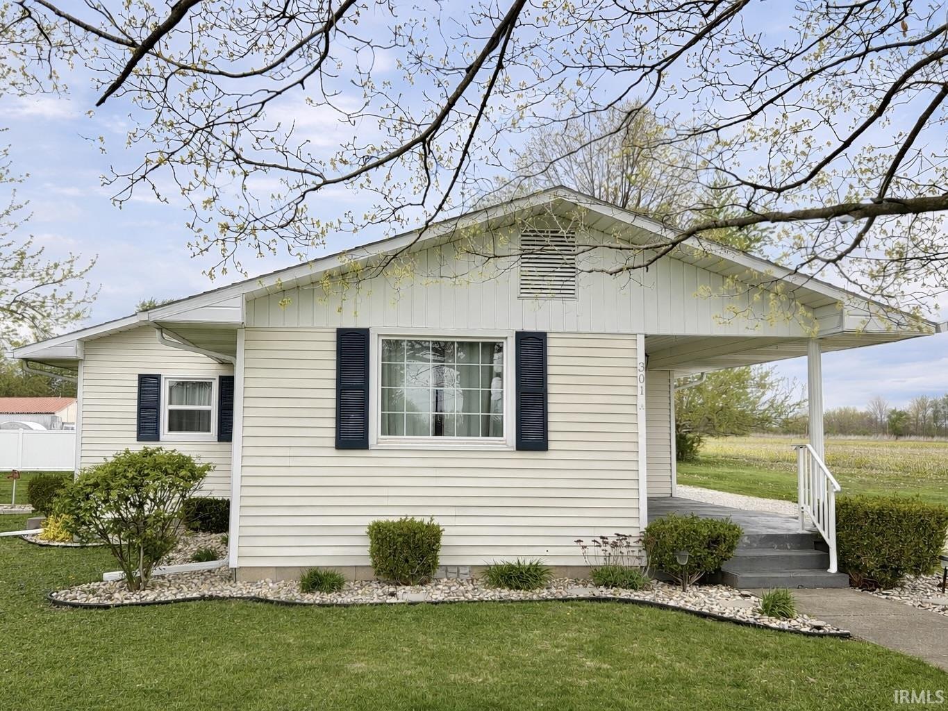 301 W Illinois Street Farmersburg IN 47850
