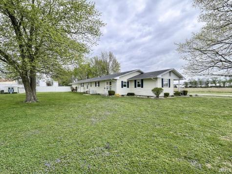 301 W Illinois Street Farmersburg IN 47850