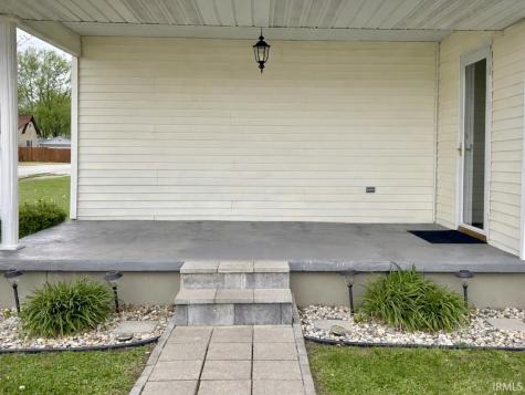 301 W Illinois Street Farmersburg IN 47850