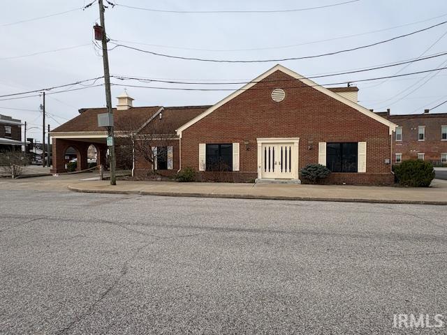 203 NE 1st. Street Loogootee IN 47553