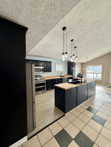 200 N Mohee Drive Hartford City IN 47348