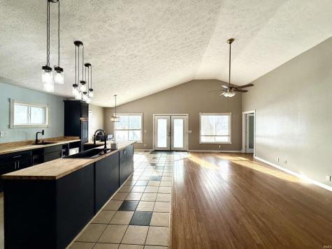 200 N Mohee Drive Hartford City IN 47348