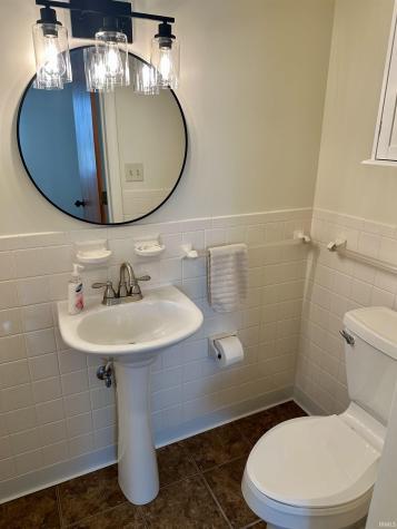 1021 N Brentwood Lane Muncie IN 47304