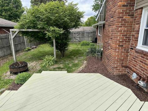 1021 N Brentwood Lane Muncie IN 47304