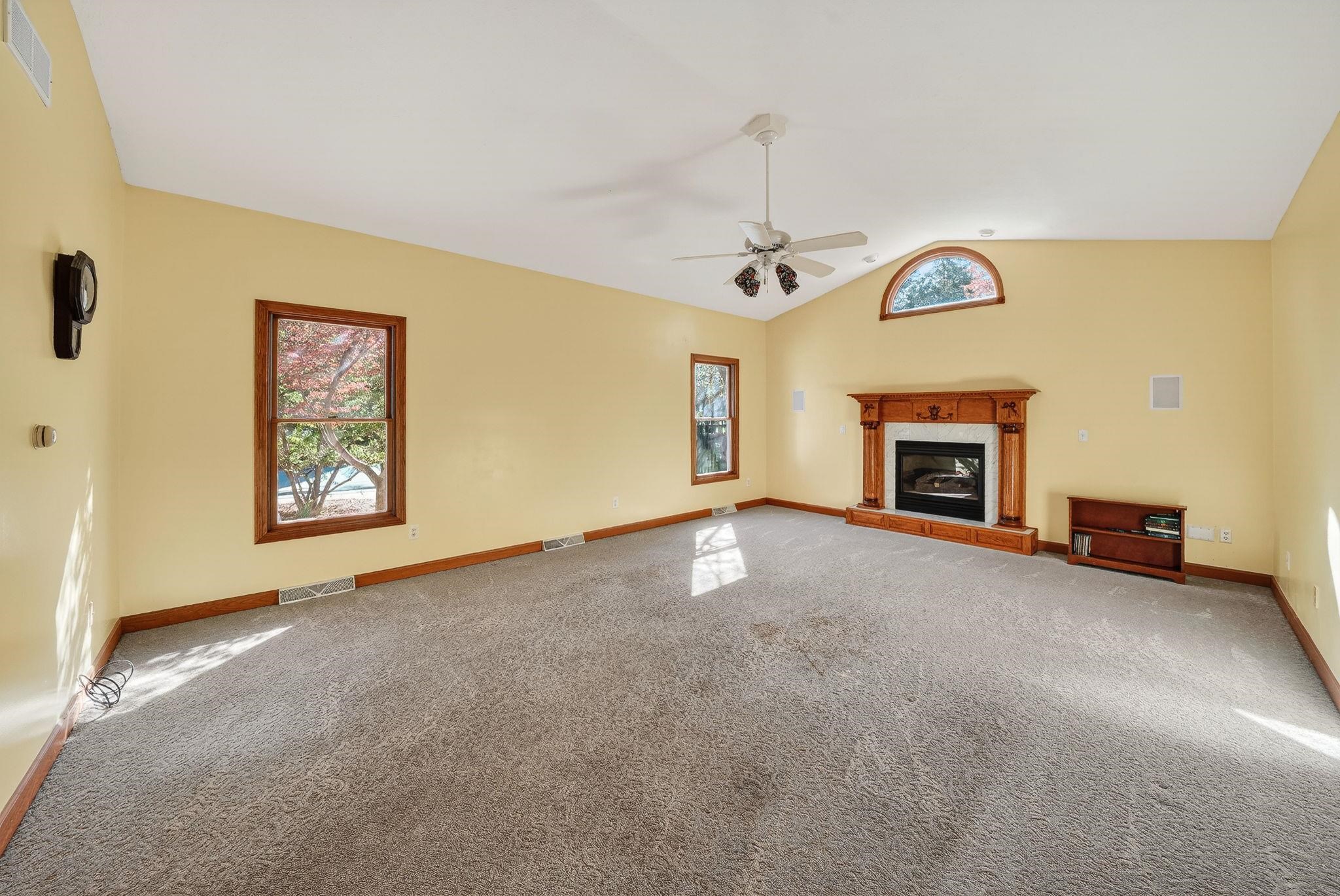 53660 Woodfield Lane Bristol IN 46507