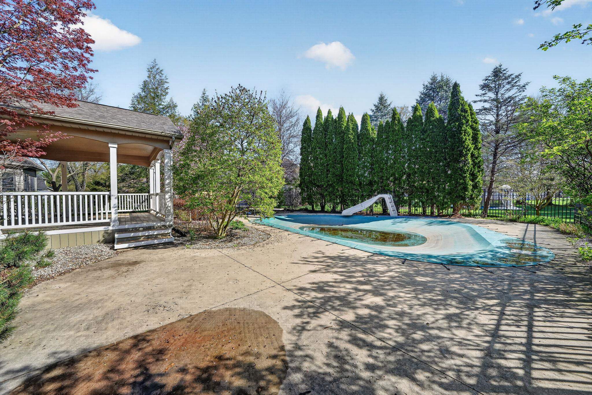 53660 Woodfield Lane Bristol IN 46507