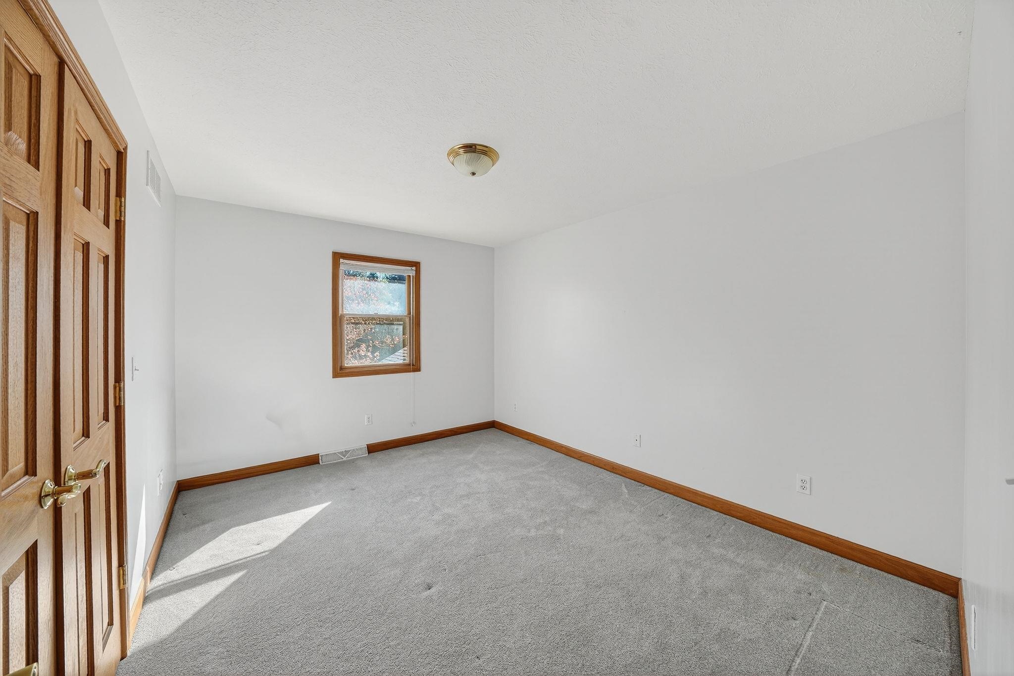 53660 Woodfield Lane Bristol IN 46507