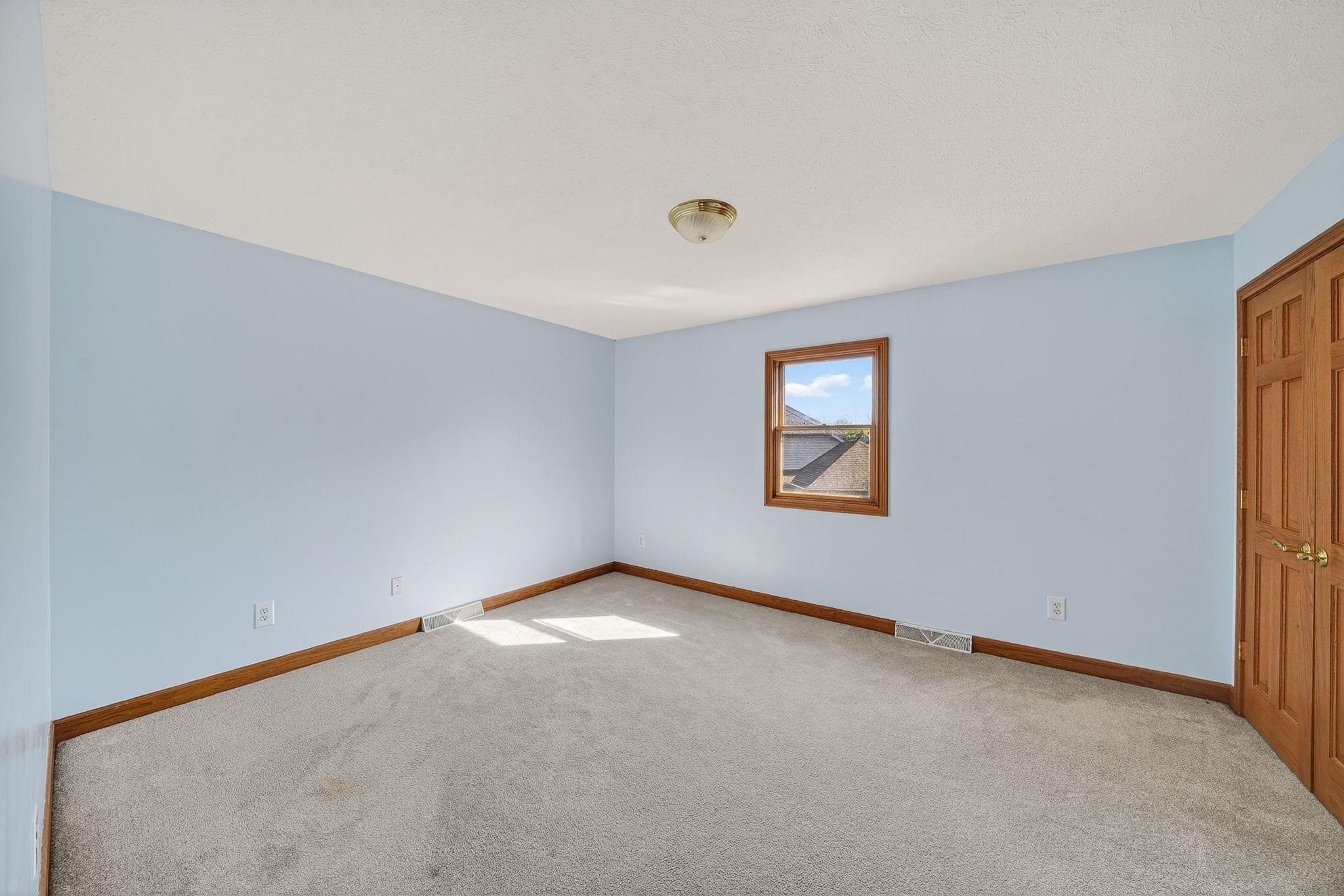 53660 Woodfield Lane Bristol IN 46507