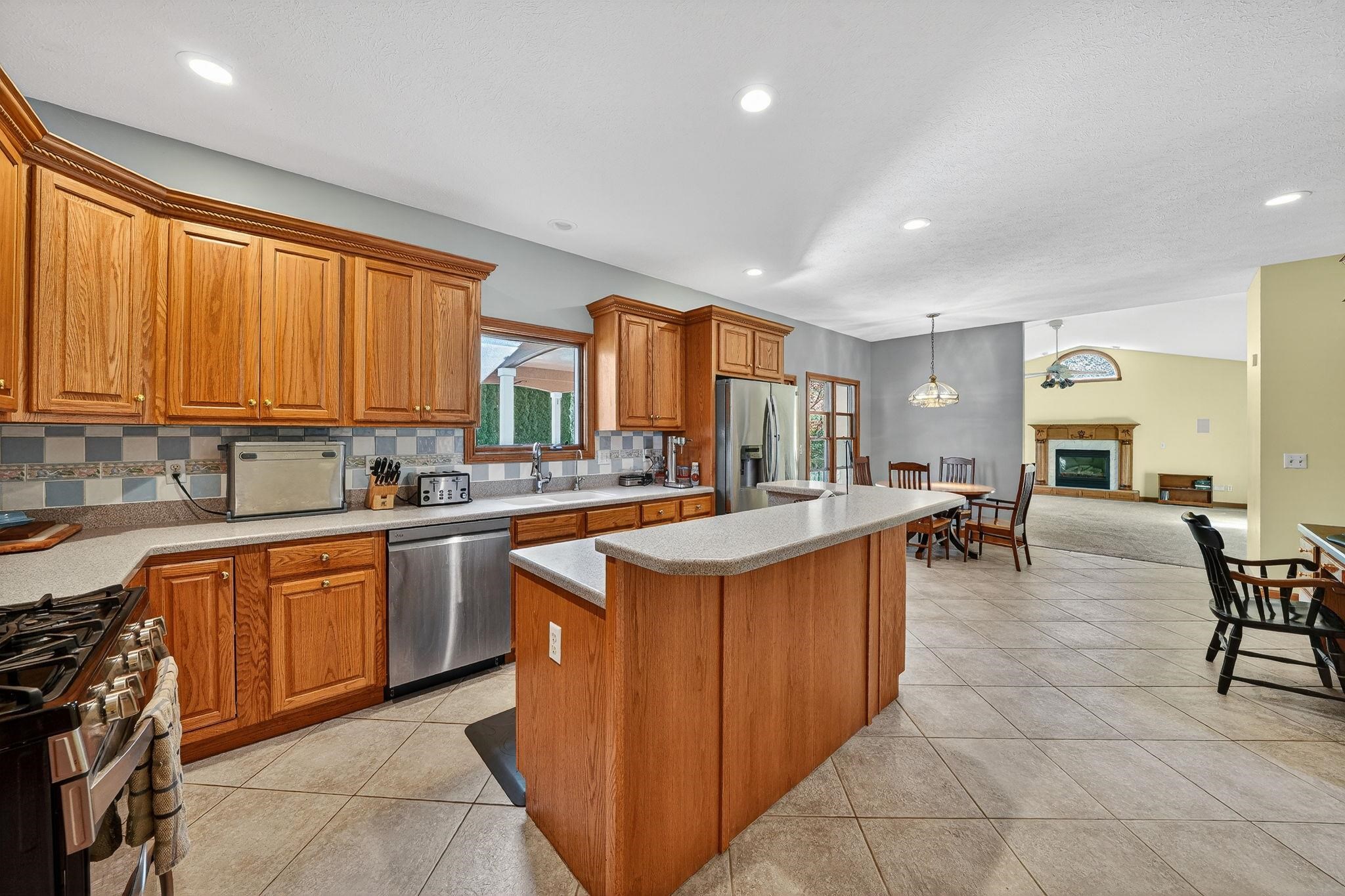 53660 Woodfield Lane Bristol IN 46507