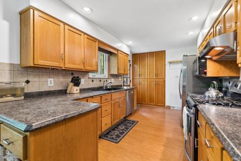 8315 Waterswolde Lane Fort Wayne IN 46825