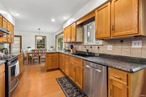 8315 Waterswolde Lane Fort Wayne IN 46825