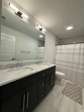 575 Sandringham Pass Fort Wayne IN 46845