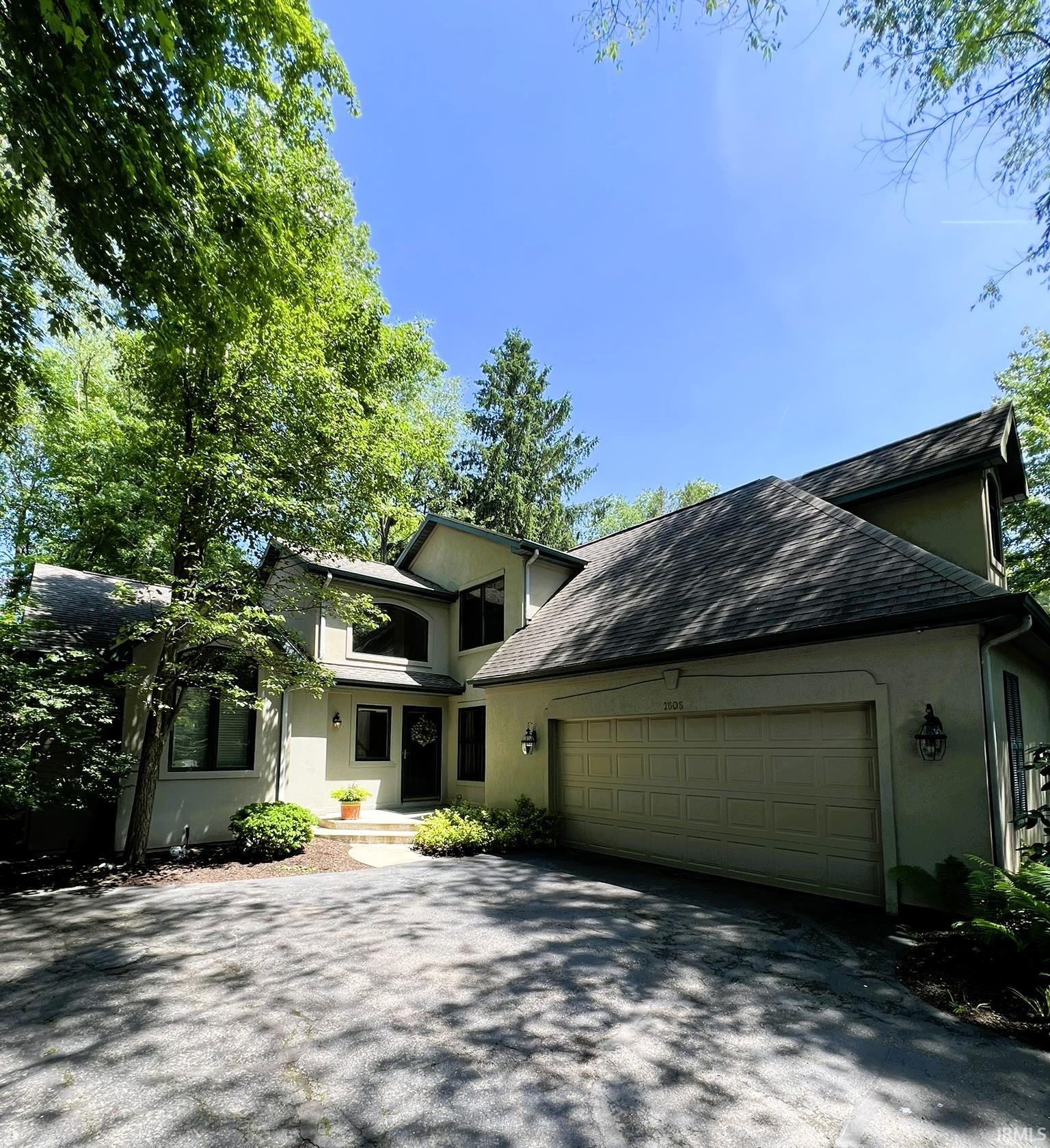 1606 Pine Top Trace Mishawaka IN 46545