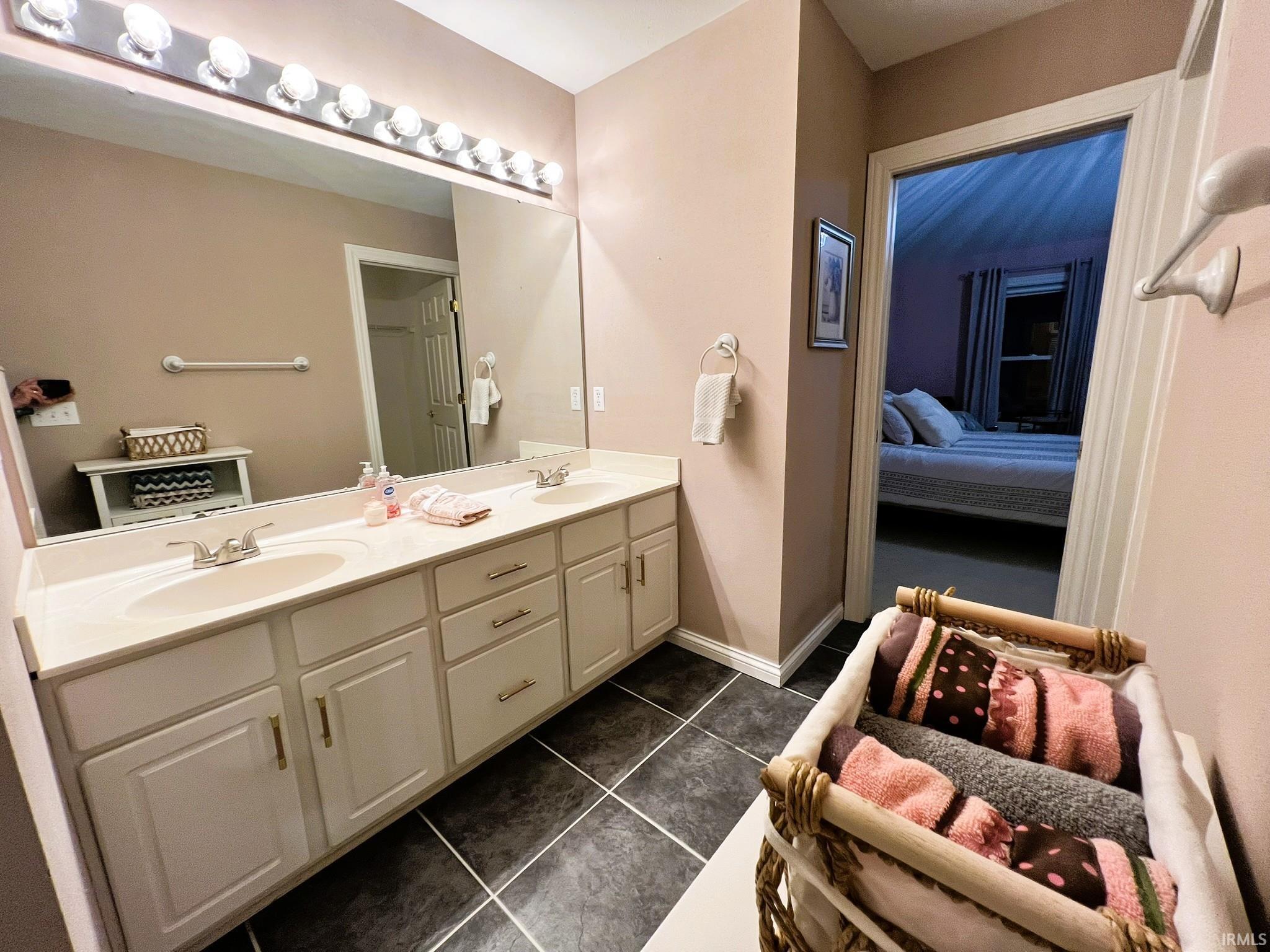 1606 Pine Top Trace Mishawaka IN 46545
