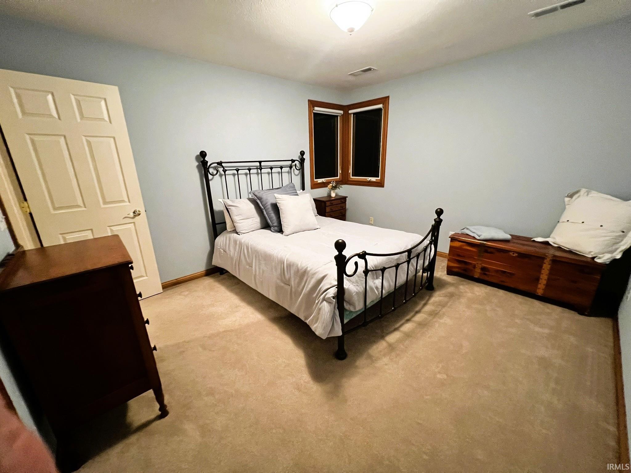 1606 Pine Top Trace Mishawaka IN 46545