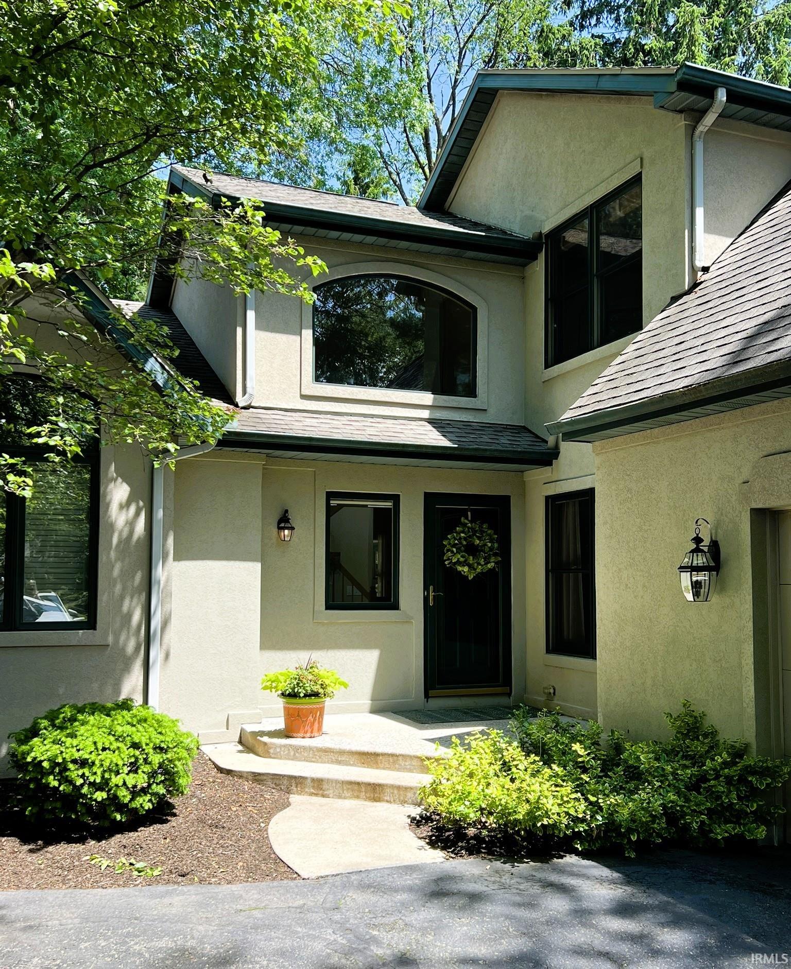 1606 Pine Top Trace Mishawaka IN 46545