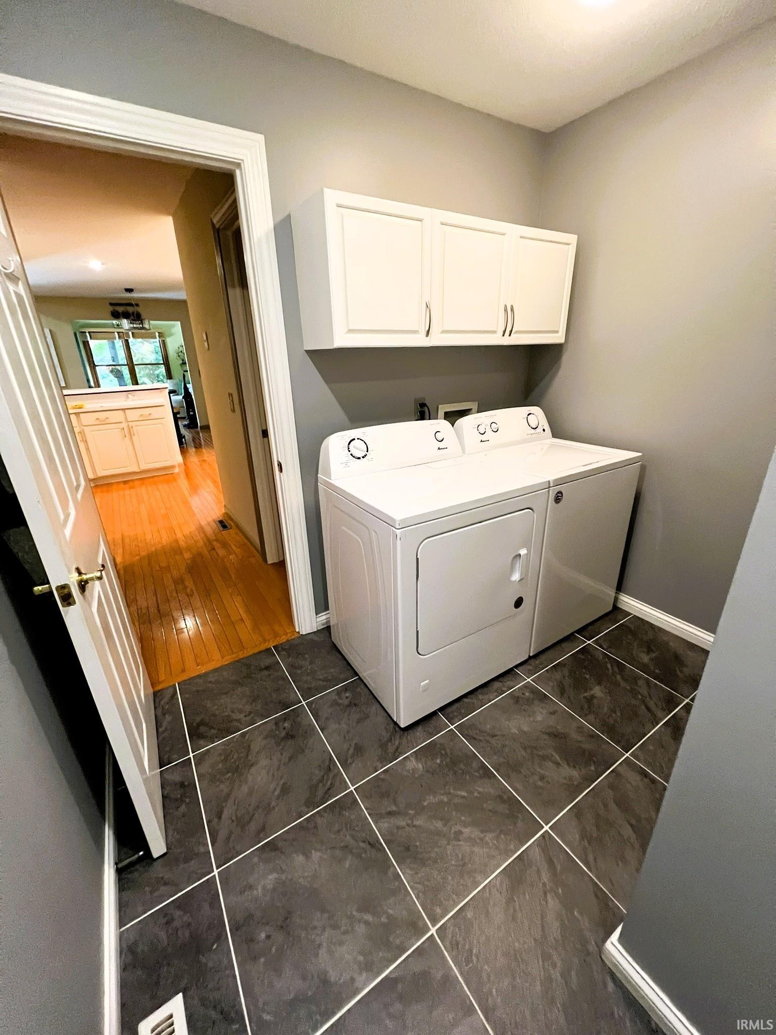 1606 Pine Top Trace Mishawaka IN 46545