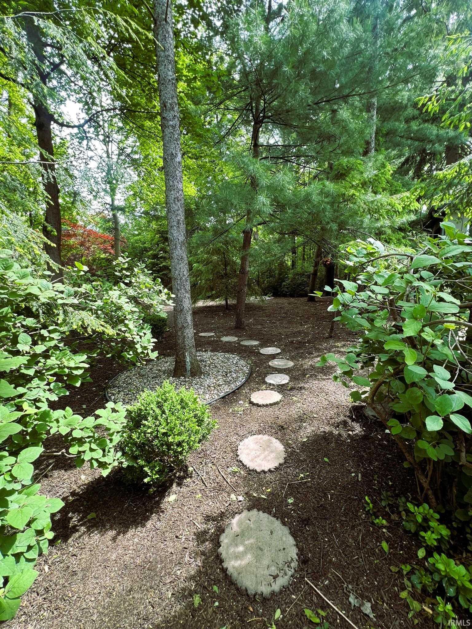 1606 Pine Top Trace Mishawaka IN 46545