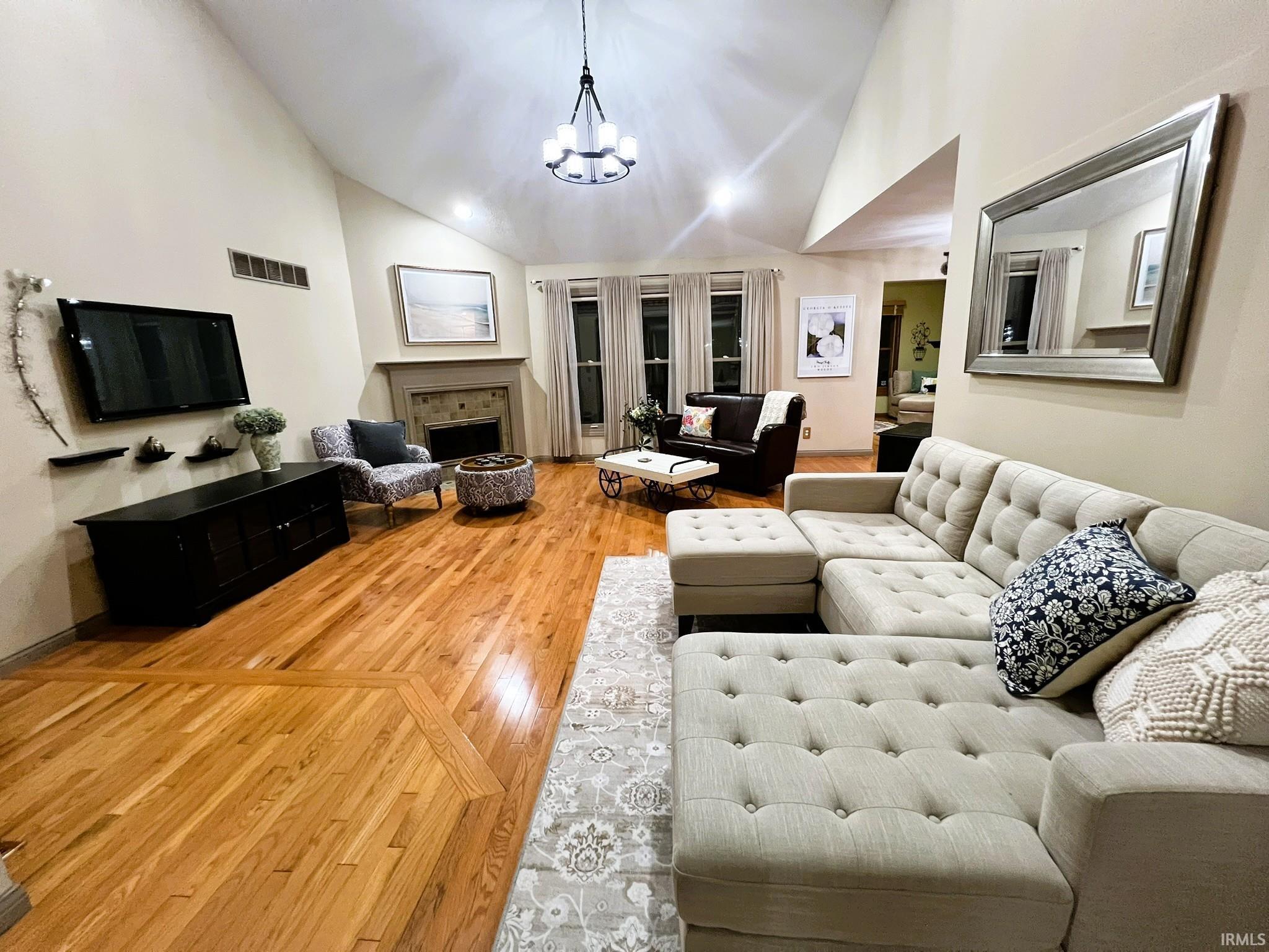 1606 Pine Top Trace Mishawaka IN 46545