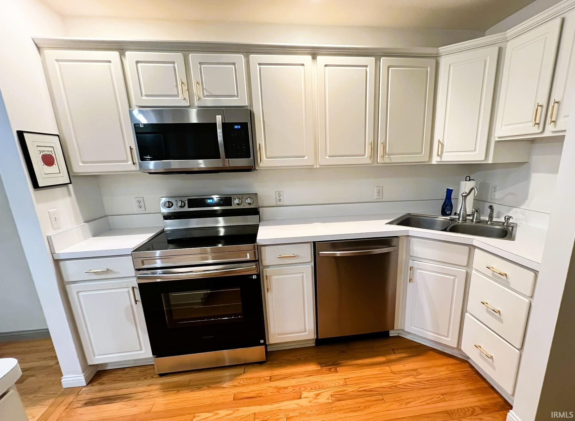 1606 Pine Top Trace Mishawaka IN 46545